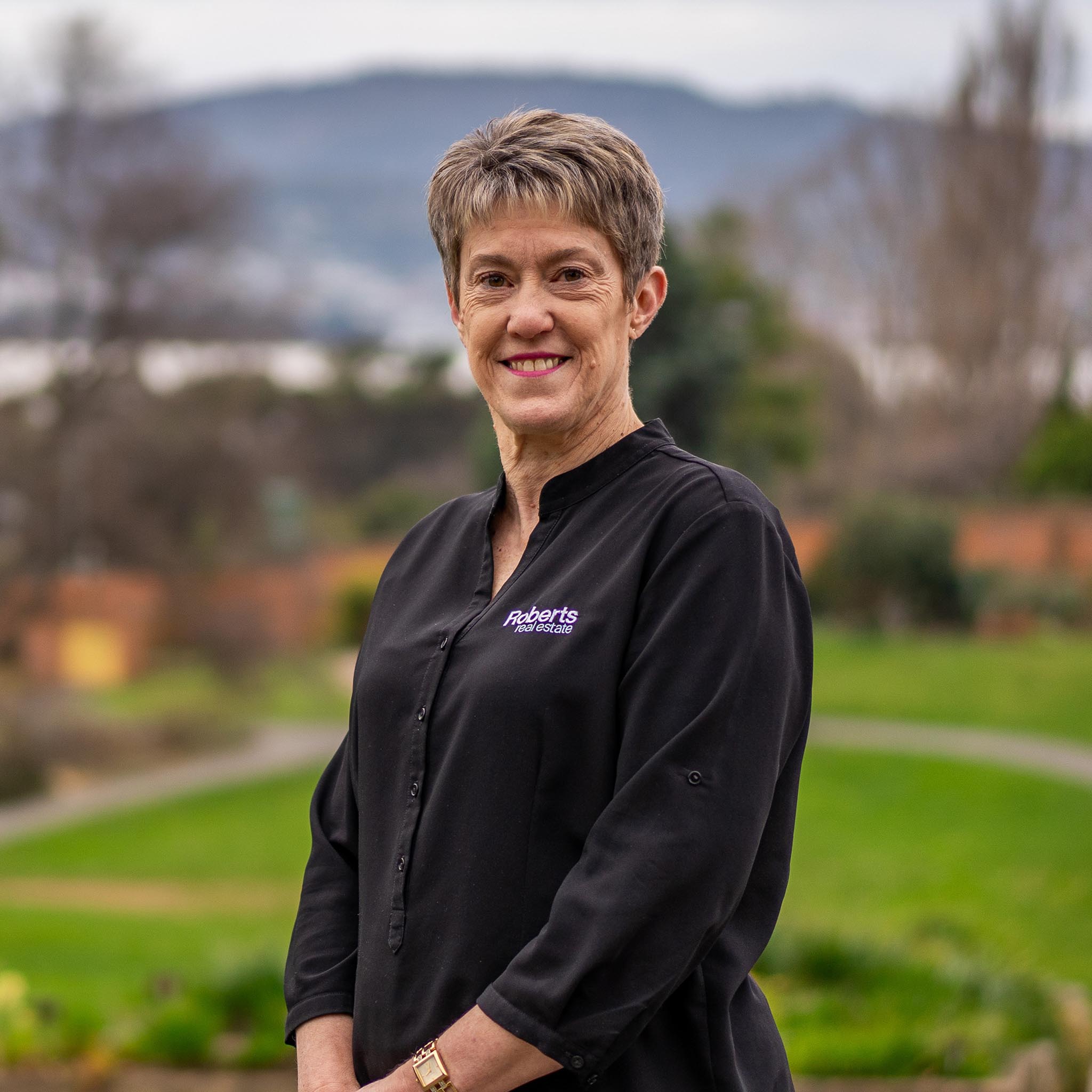 Julie Cawthorn – Roberts Real Estate Tasmania