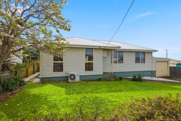 2 Bishton Street, DEVONPORT, TAS 7310