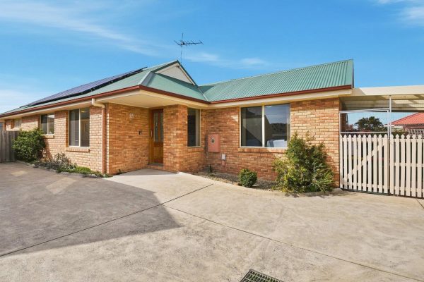 3/4 Burnett Street, SORELL, TAS 7172