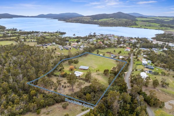 30 Clark Street, DUNALLEY, TAS 7177