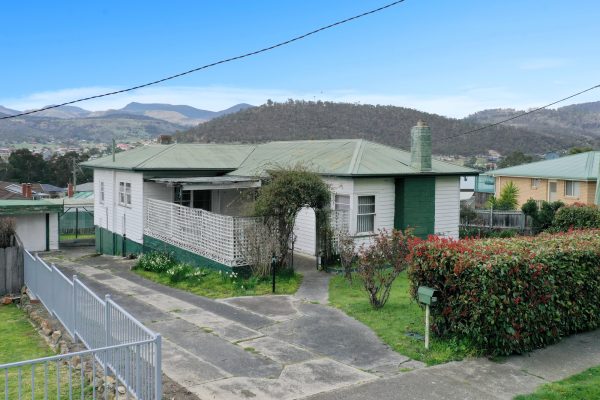 25 Southview Crescent, NEW NORFOLK, TAS 7140