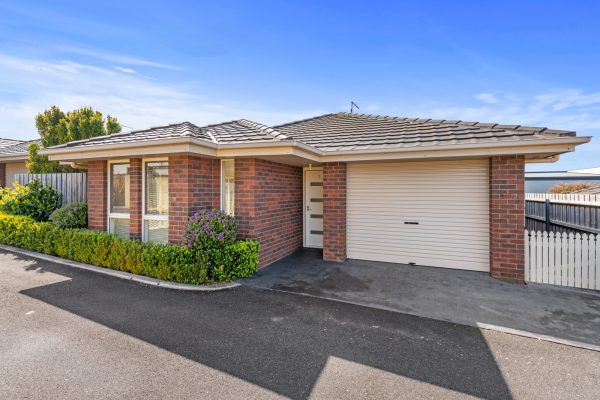 2/62 Haven Drive, SHEARWATER, TAS 7307